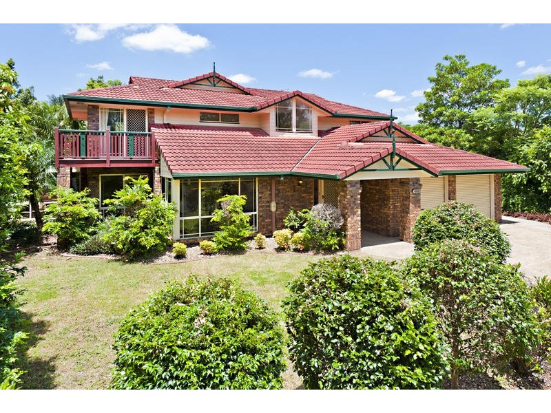 8 Gibson Cr, Bellbowrie QLD 4070
